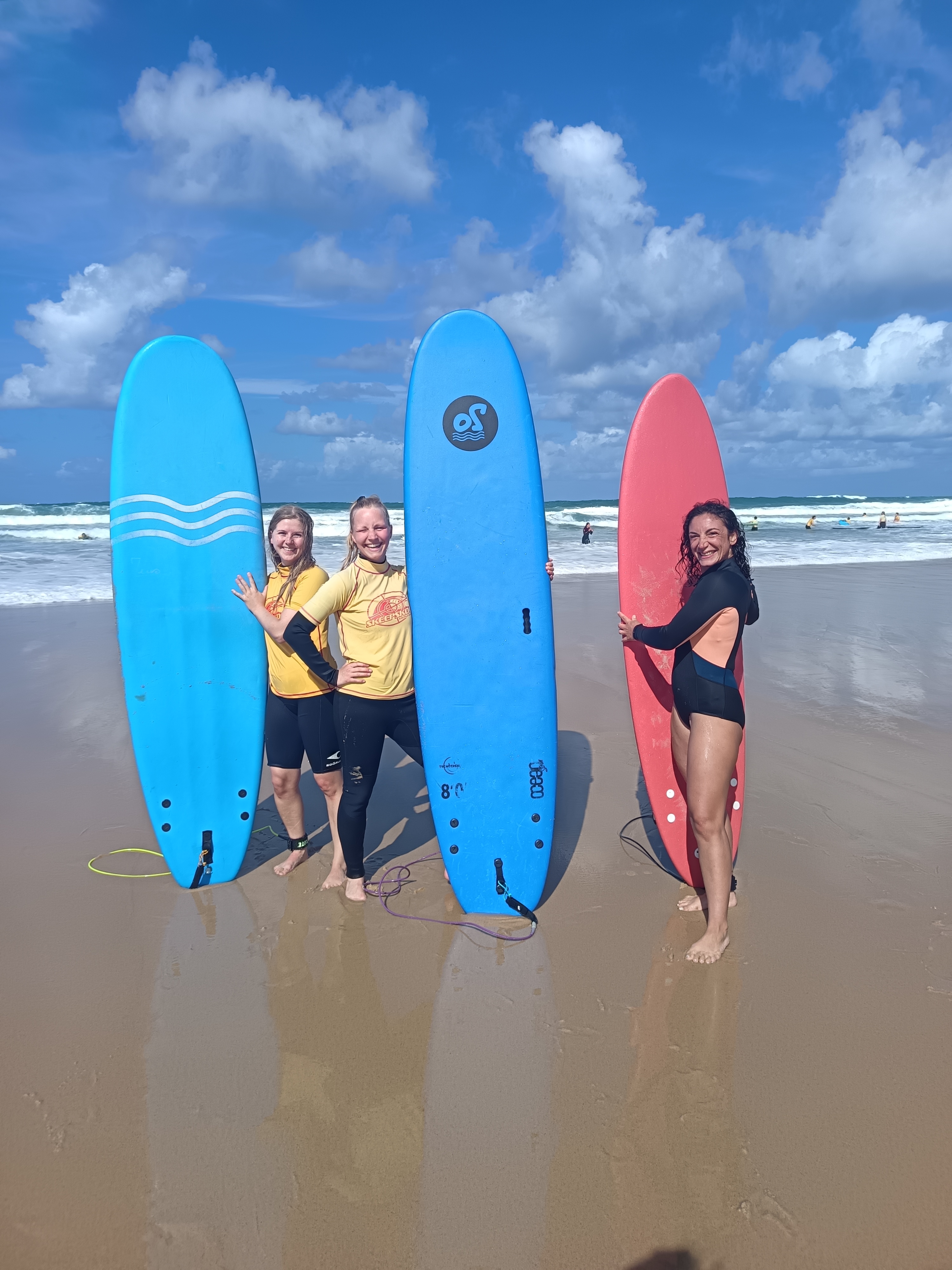 Cours de surf sur la plage